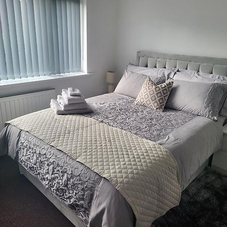 Spacious & Cosy Holiday Home In Манчестер Экстерьер фото